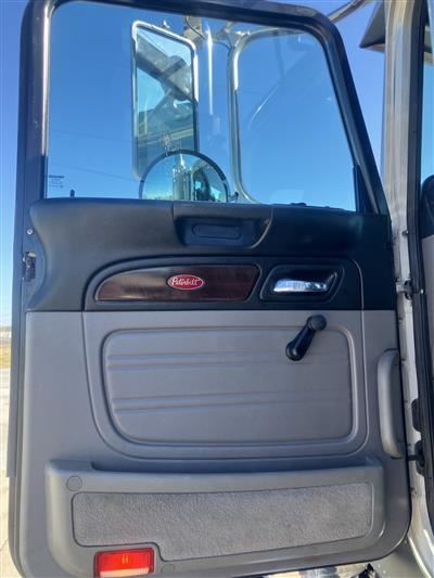 2013 Peterbilt 388