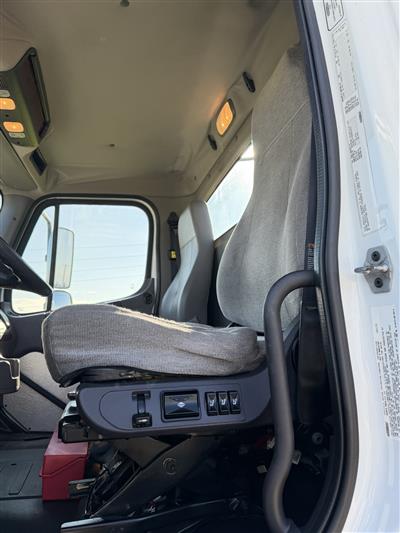 2016 Freightliner M2 106