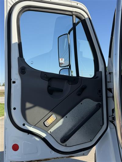 2016 Freightliner M2 106