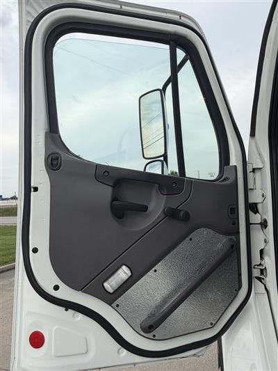 2016 Freightliner M2 106