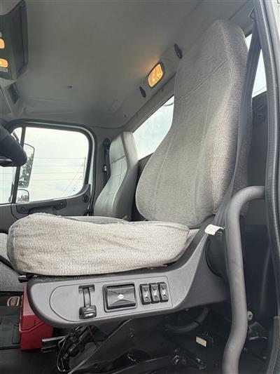 2016 Freightliner M2 106