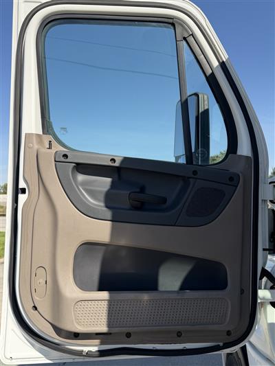 2014 Freightliner Cascadia 125