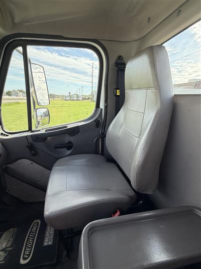 2016 Freightliner M2 106