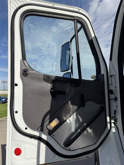 2016 Freightliner M2 106