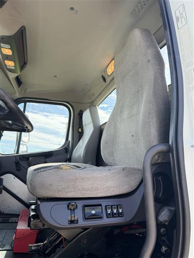 2016 Freightliner M2 106