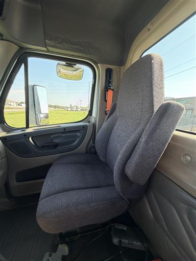 2014 Freightliner Cascadia 113