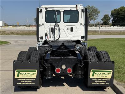 2014 Freightliner Cascadia 113