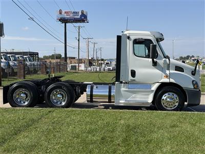 2014 Freightliner Cascadia 113