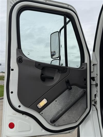 2016 Freightliner M2 106