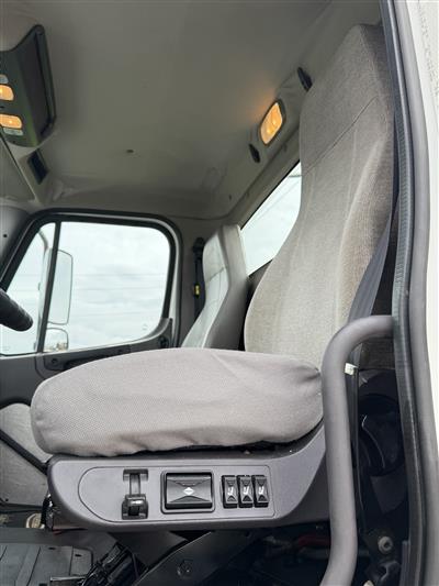 2016 Freightliner M2 106
