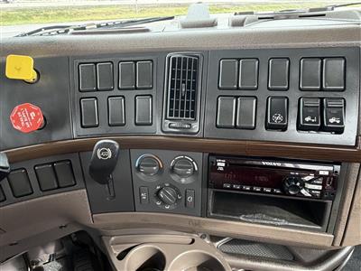 2018 Volvo VNL42T300
