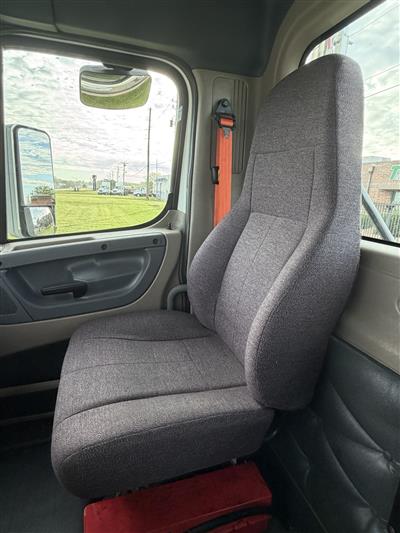 2016 Freightliner Cascadia 125