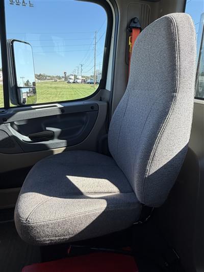 2017 Freightliner Cascadia 113
