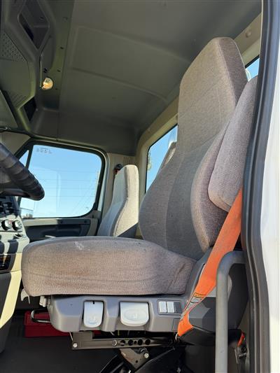 2017 Freightliner Cascadia 113