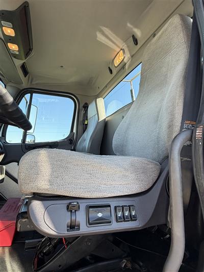 2016 Freightliner M2 106
