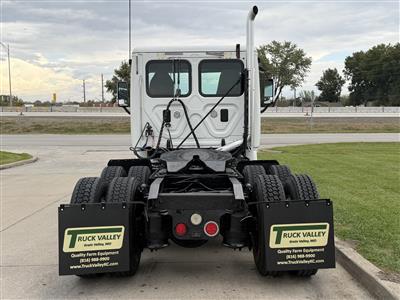 2013 Freightliner Cascadia 113