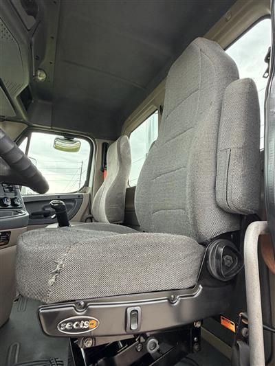2013 Freightliner Cascadia 113
