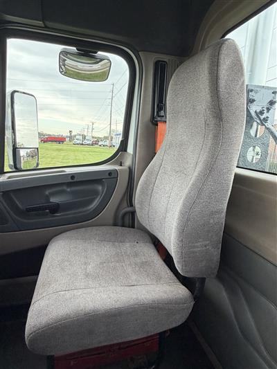 2013 Freightliner Cascadia 113