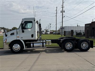 2017 Freightliner Cascadia 113