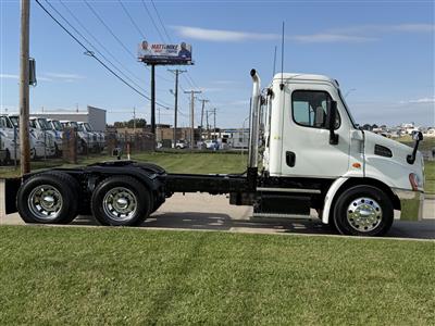 2017 Freightliner Cascadia 113