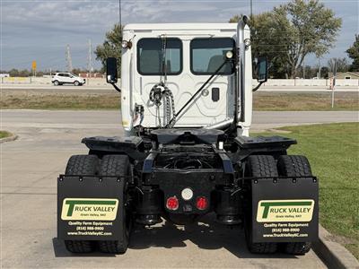 2017 Freightliner Cascadia 113