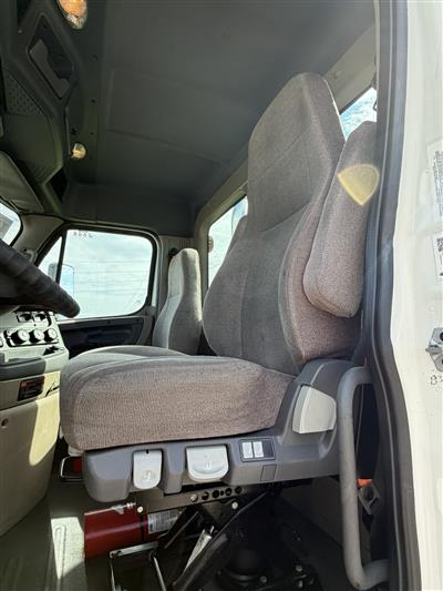 2017 Freightliner Cascadia 113