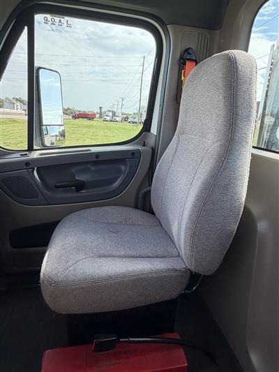 2017 Freightliner Cascadia 113