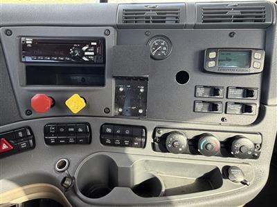 2017 Freightliner Cascadia 113