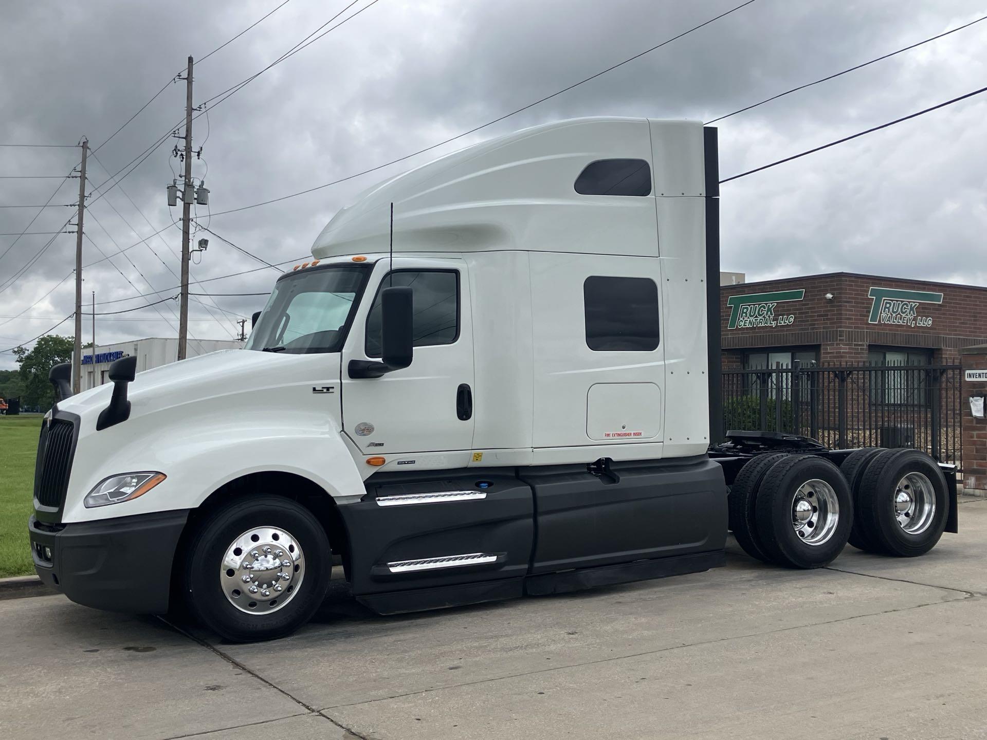 2021 International LT625