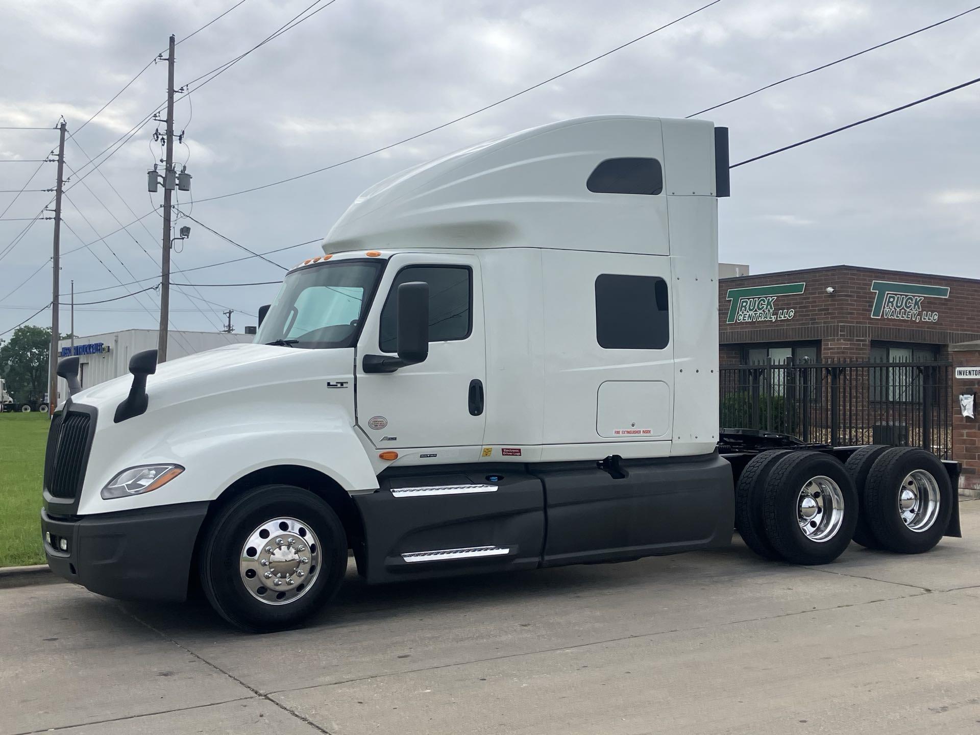 2021 International LT625