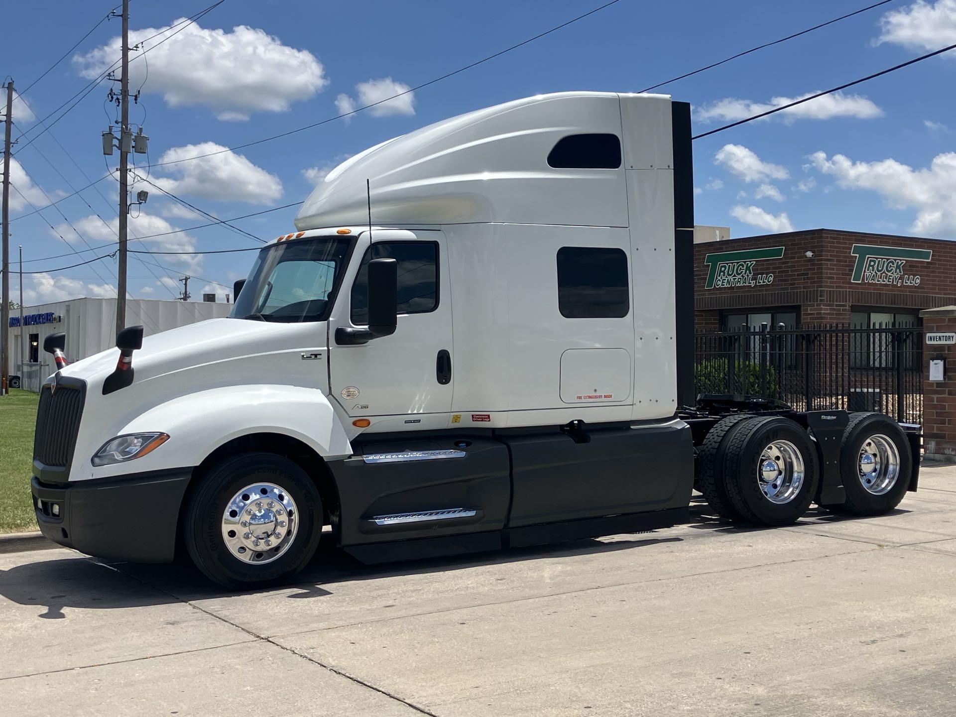 2021 International LT625
