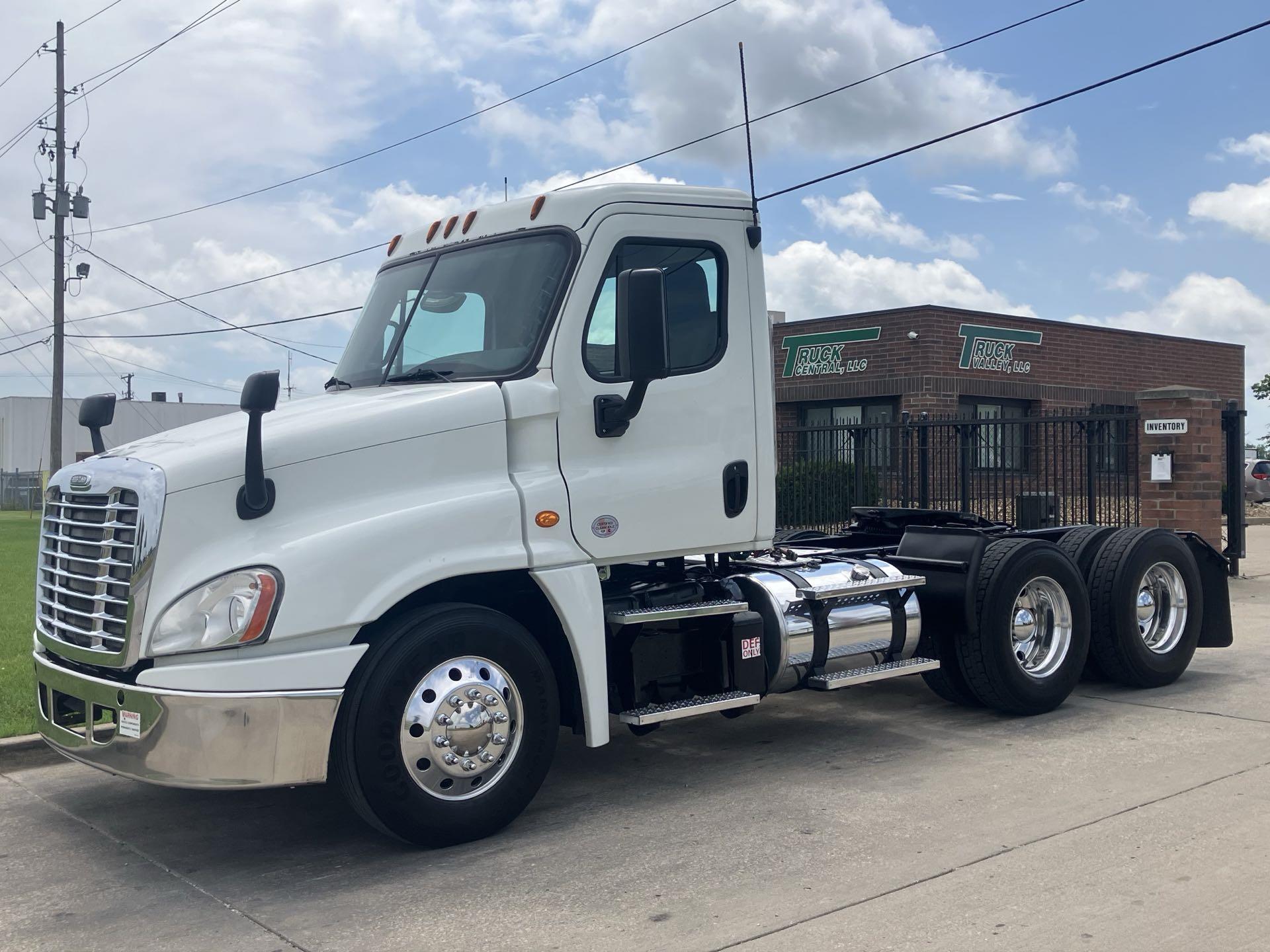 2016 Freightliner Cascadia 125
