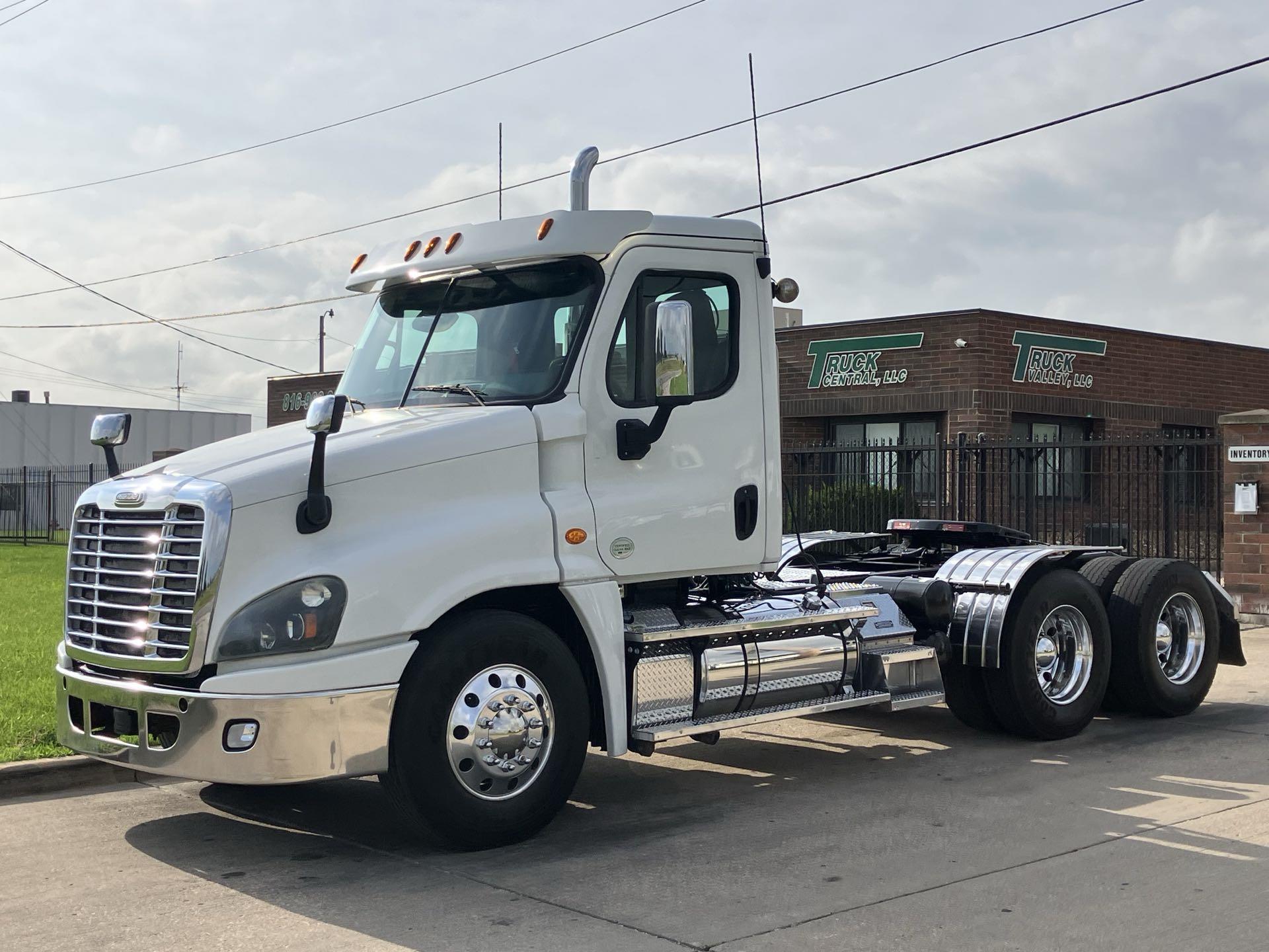 2015 Freightliner Cascadia 125
