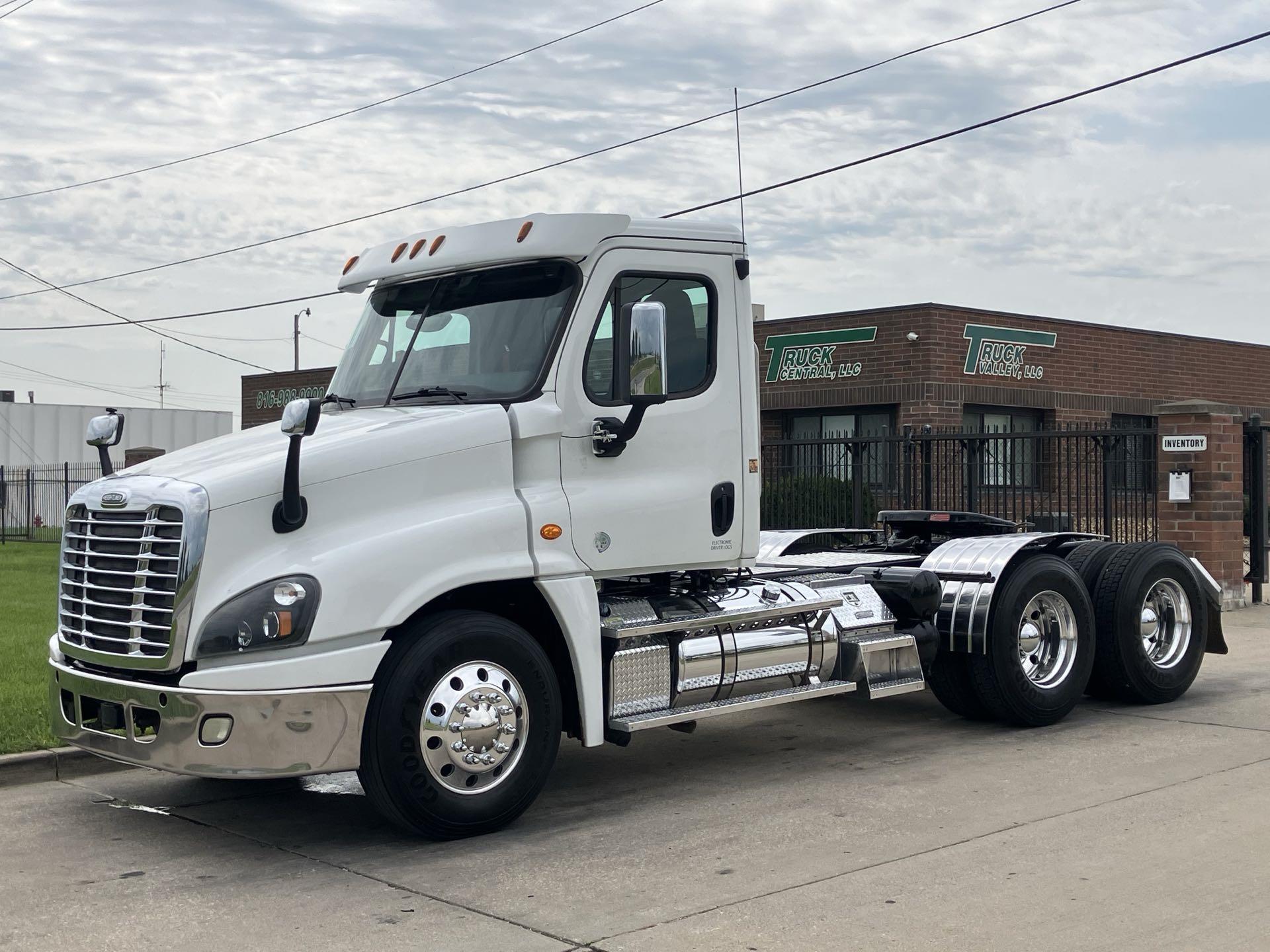 2016 Freightliner Cascadia 125