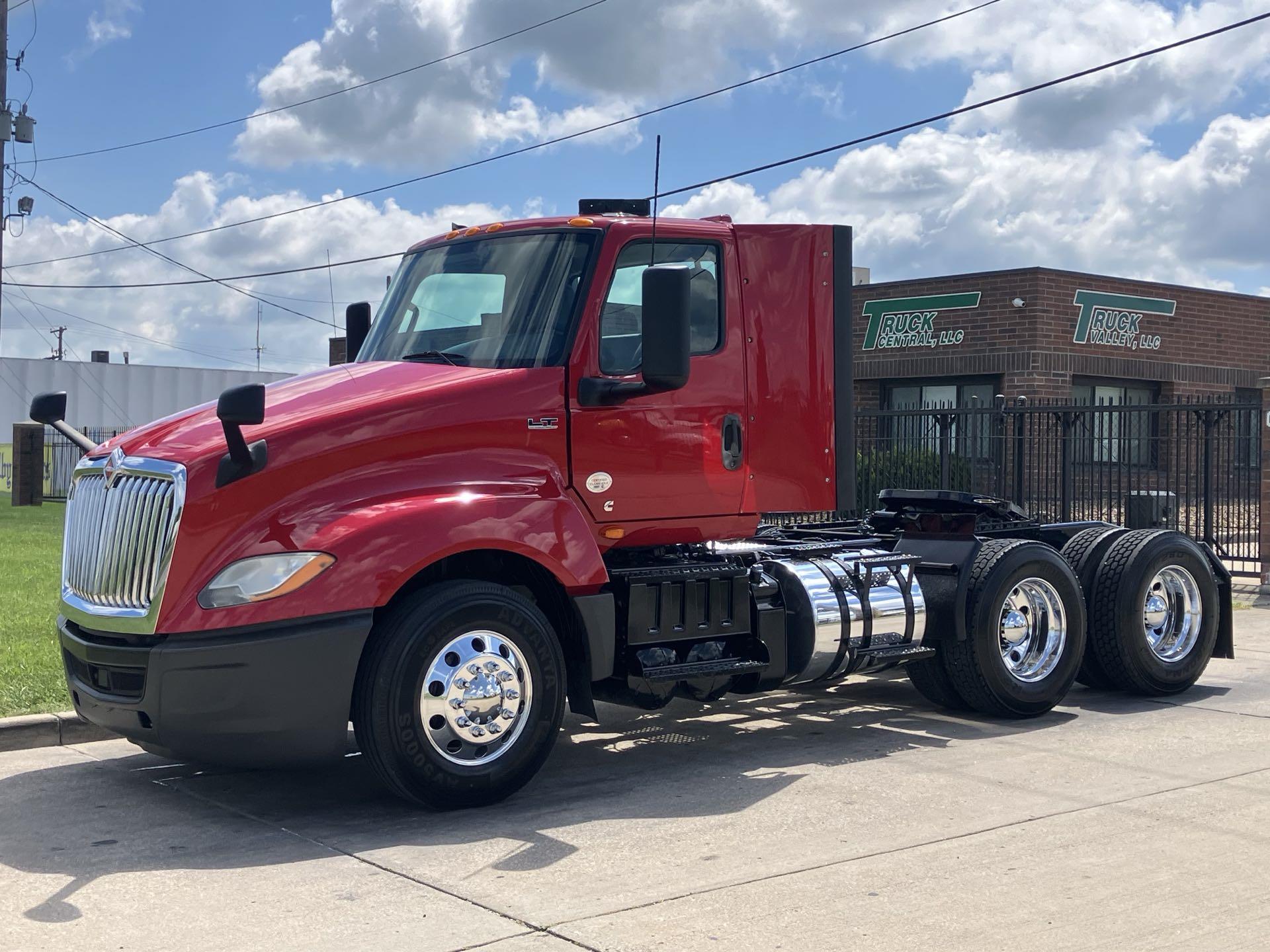 2018 International LT625