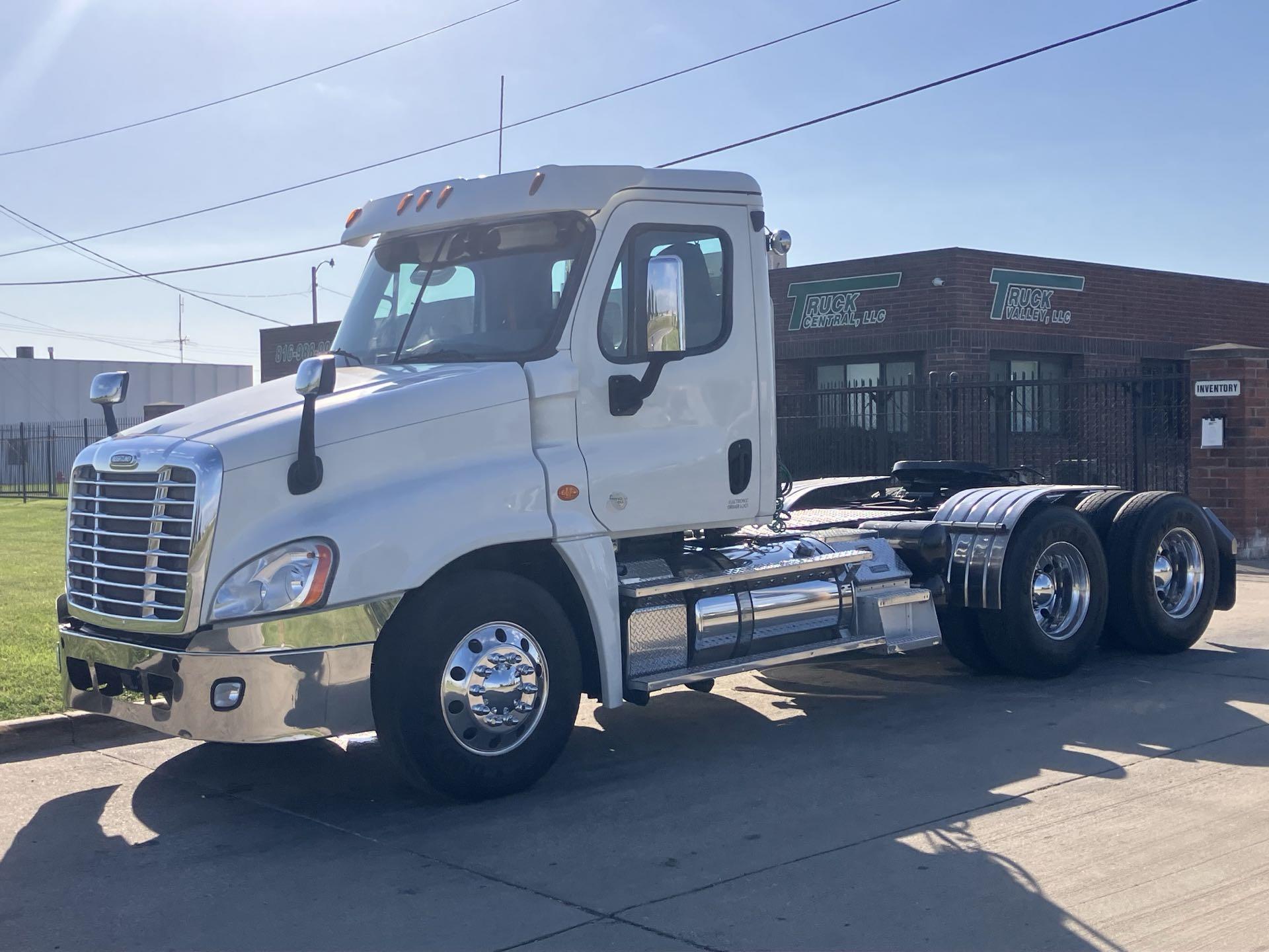 2015 Freightliner Cascadia 125
