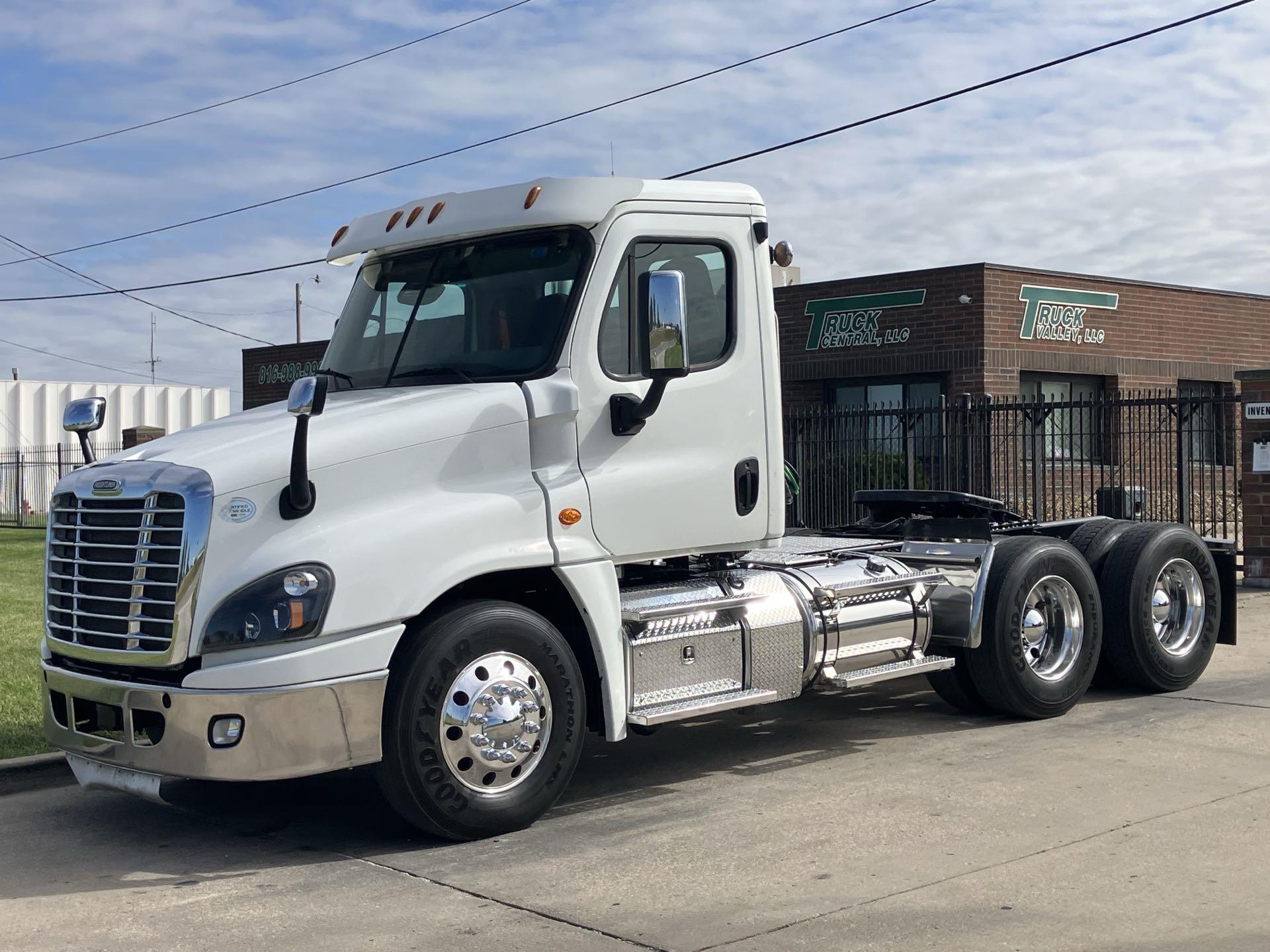 2015 Freightliner Cascadia 125