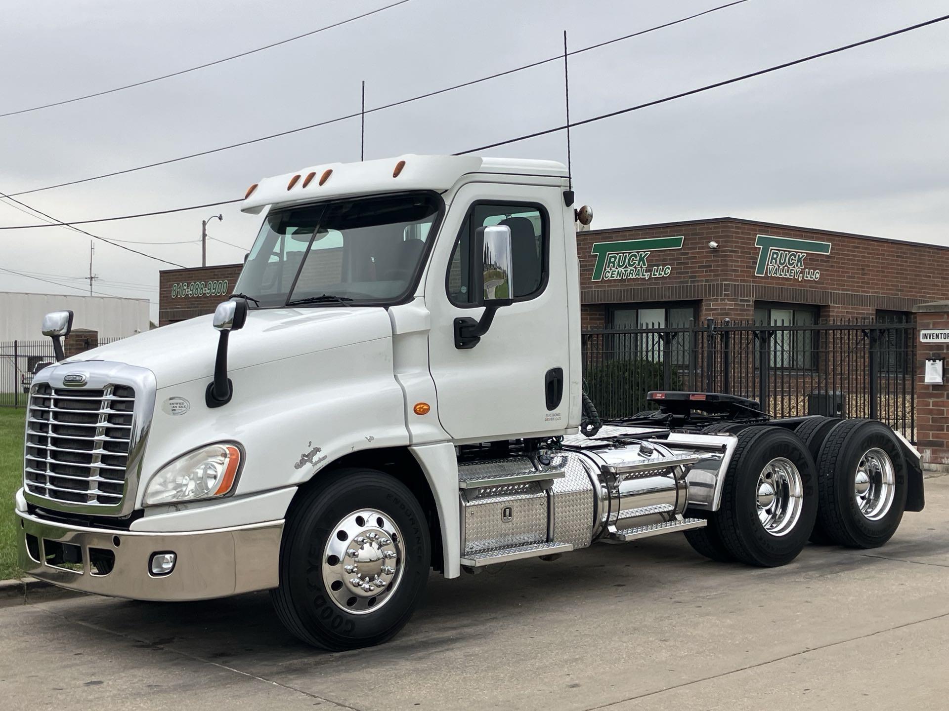 2015 Freightliner Cascadia 125
