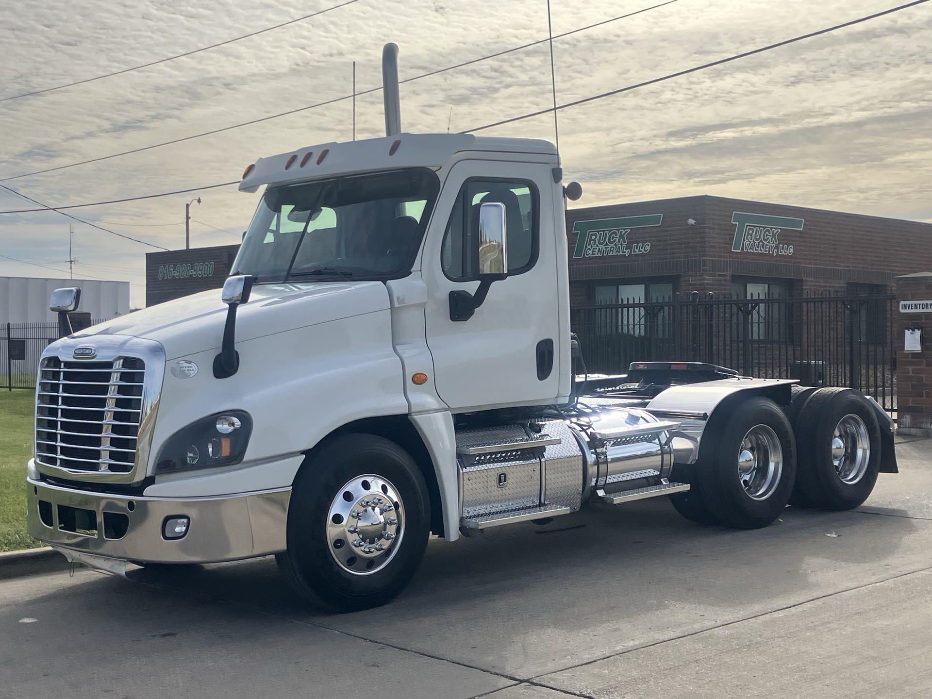 2015 Freightliner Cascadia 125