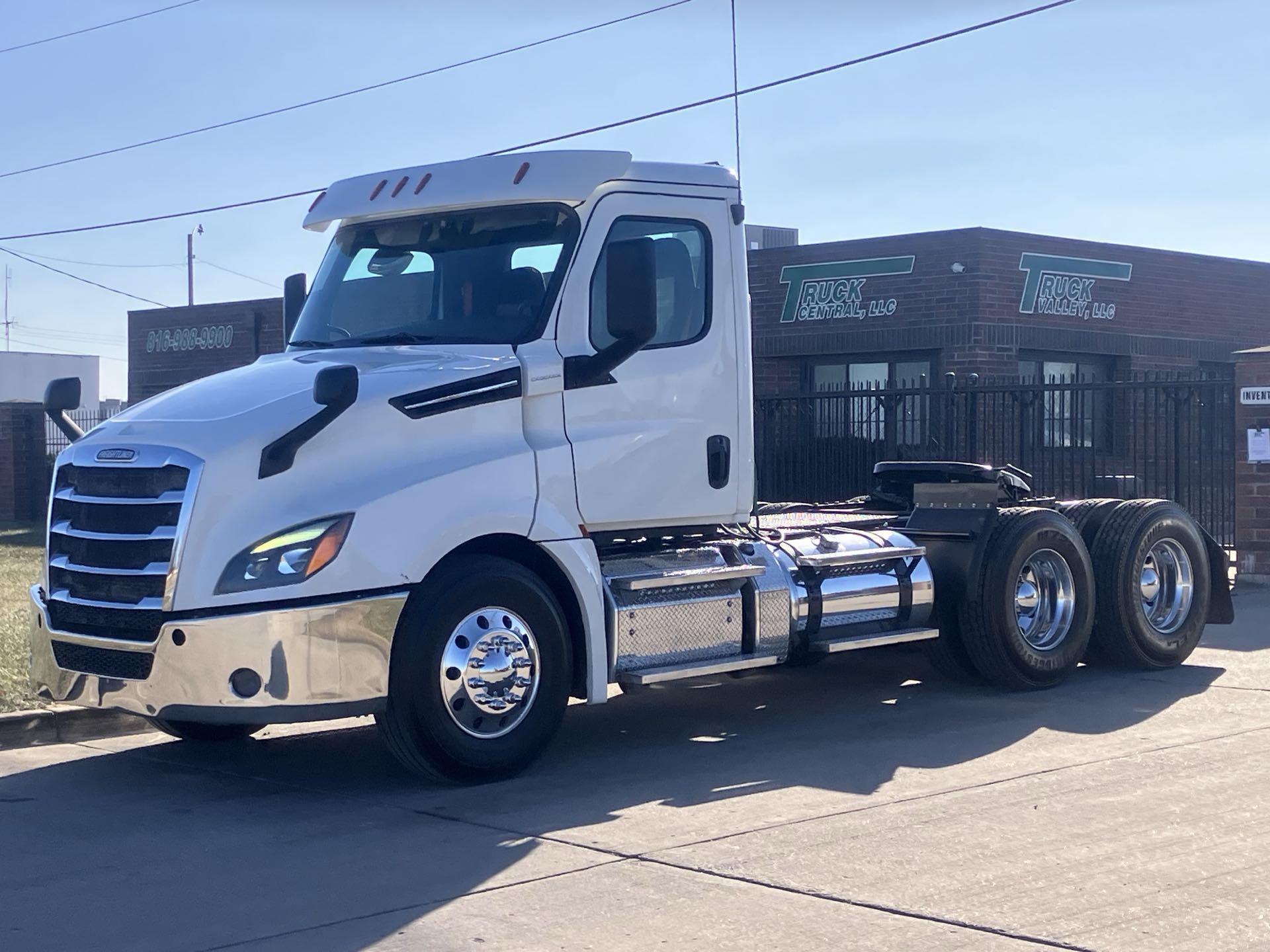 2019 Freightliner Cascadia 126