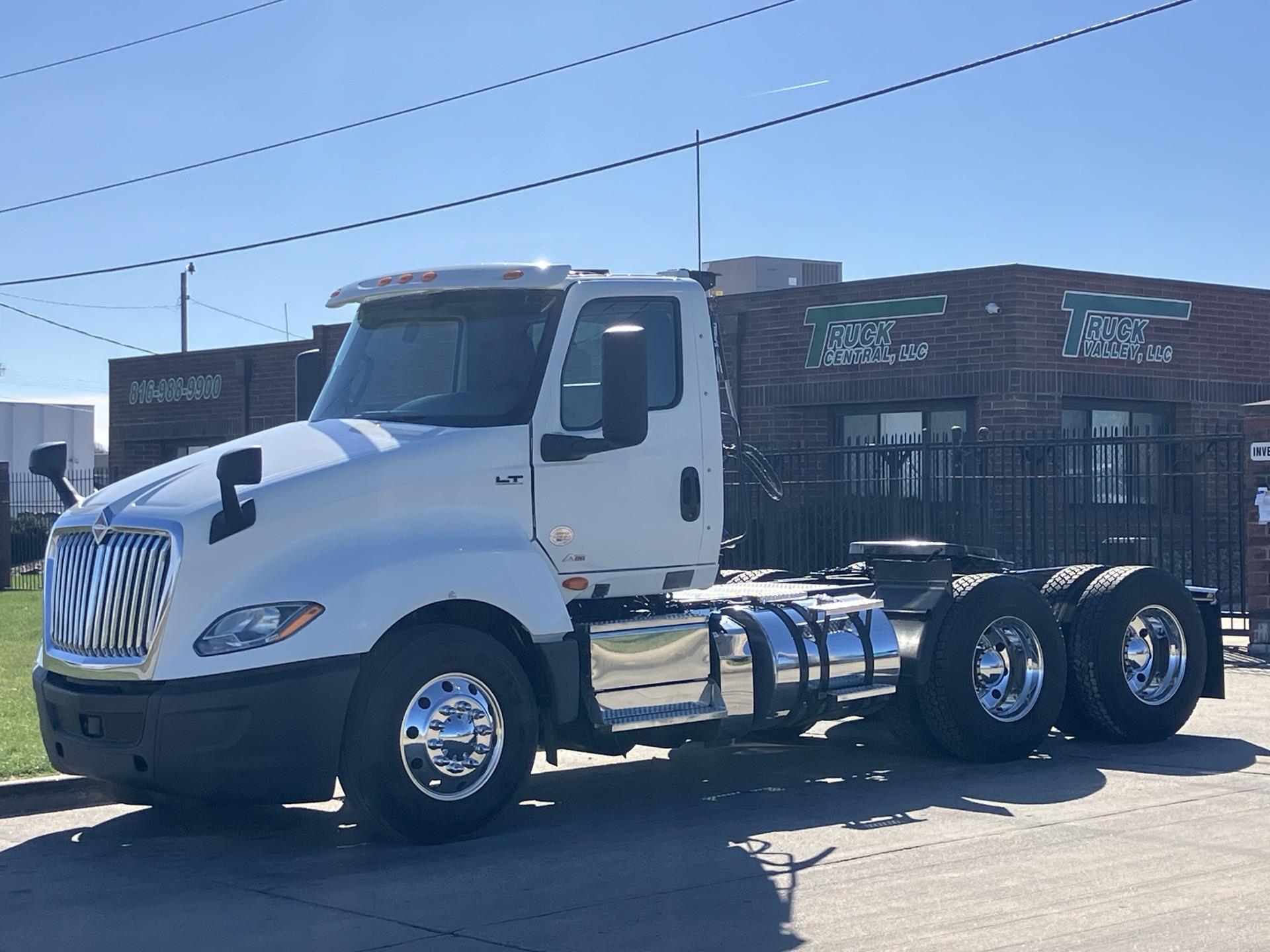 2019 International LT625