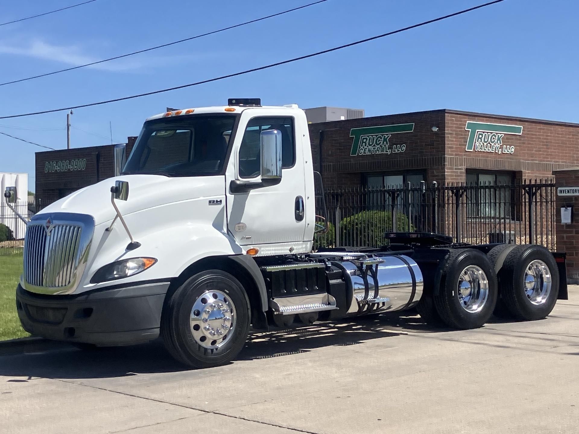 2018 International RH613