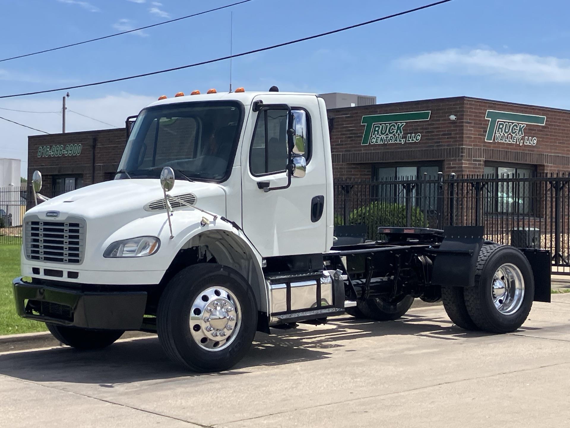 2016 Freightliner M2
