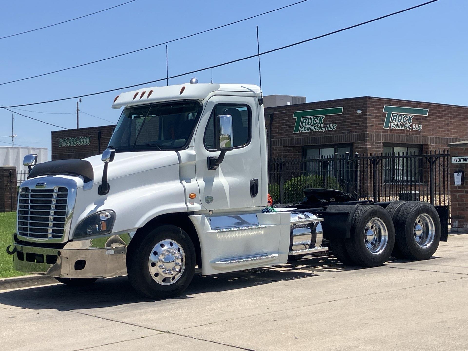 2016 Freightliner Cascadia 125