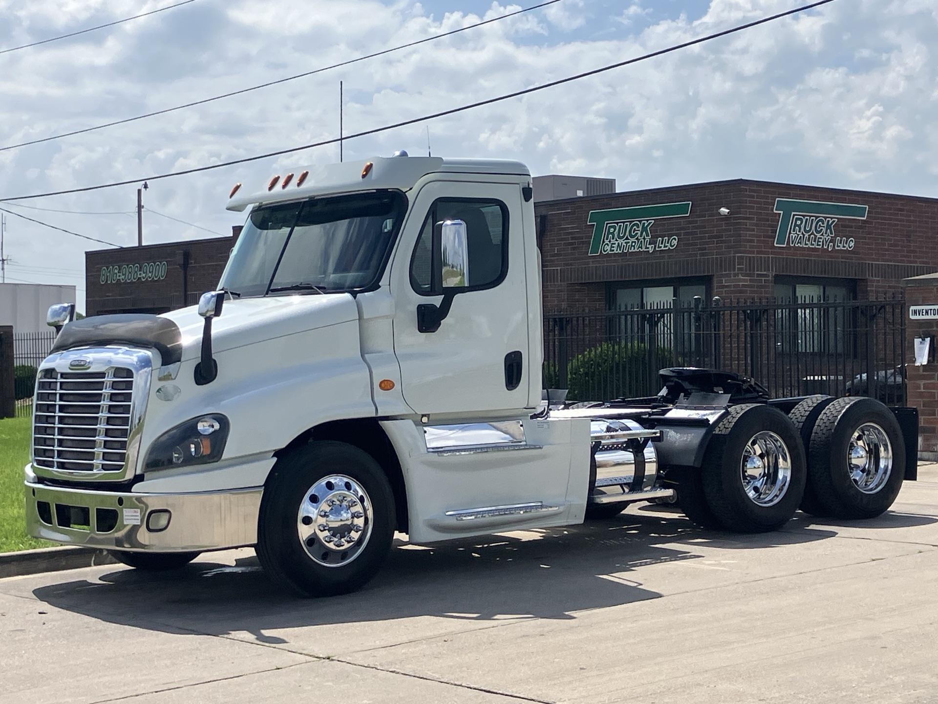 2016 Freightliner Cascadia 125