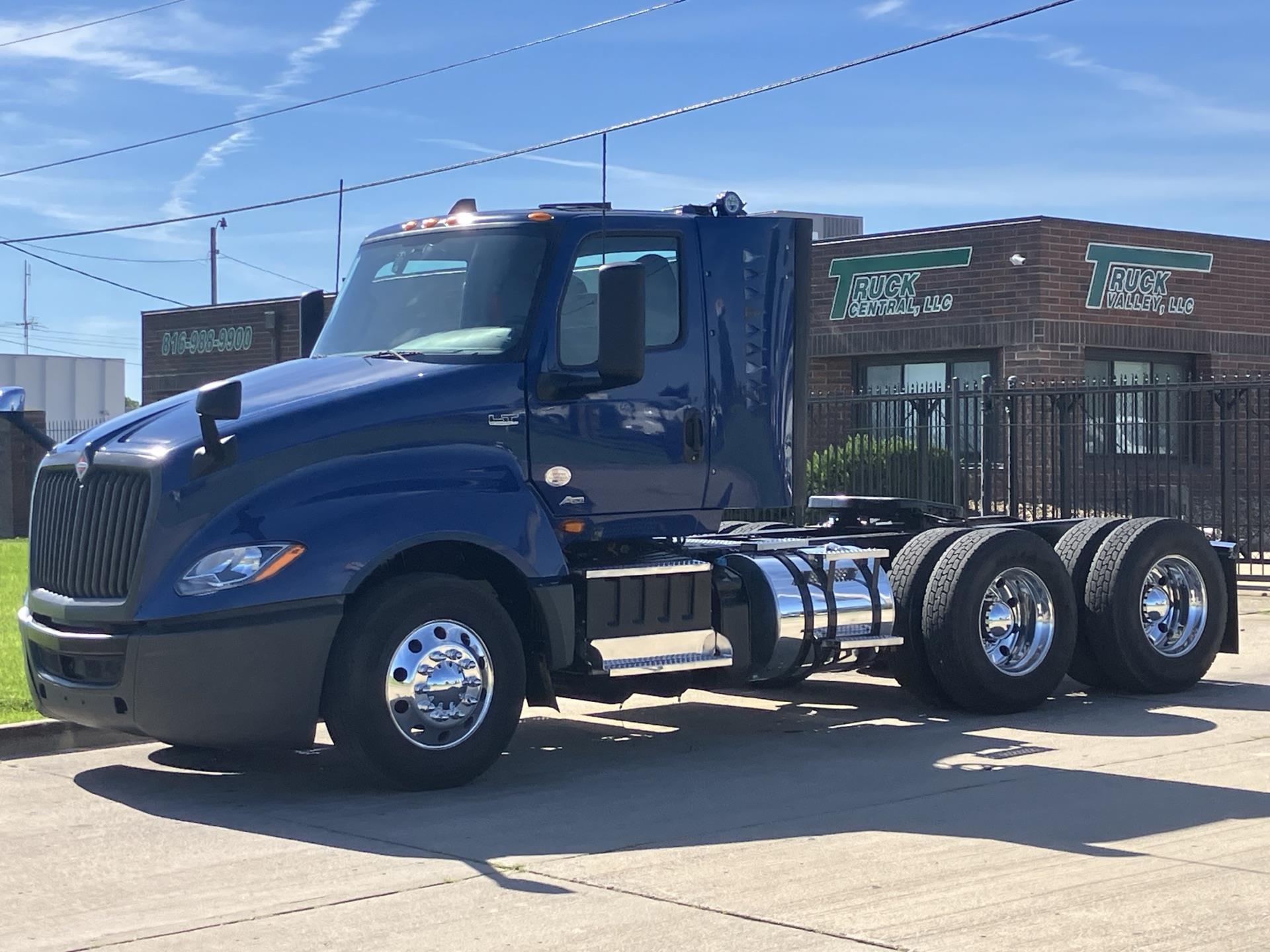 2021 International LT625