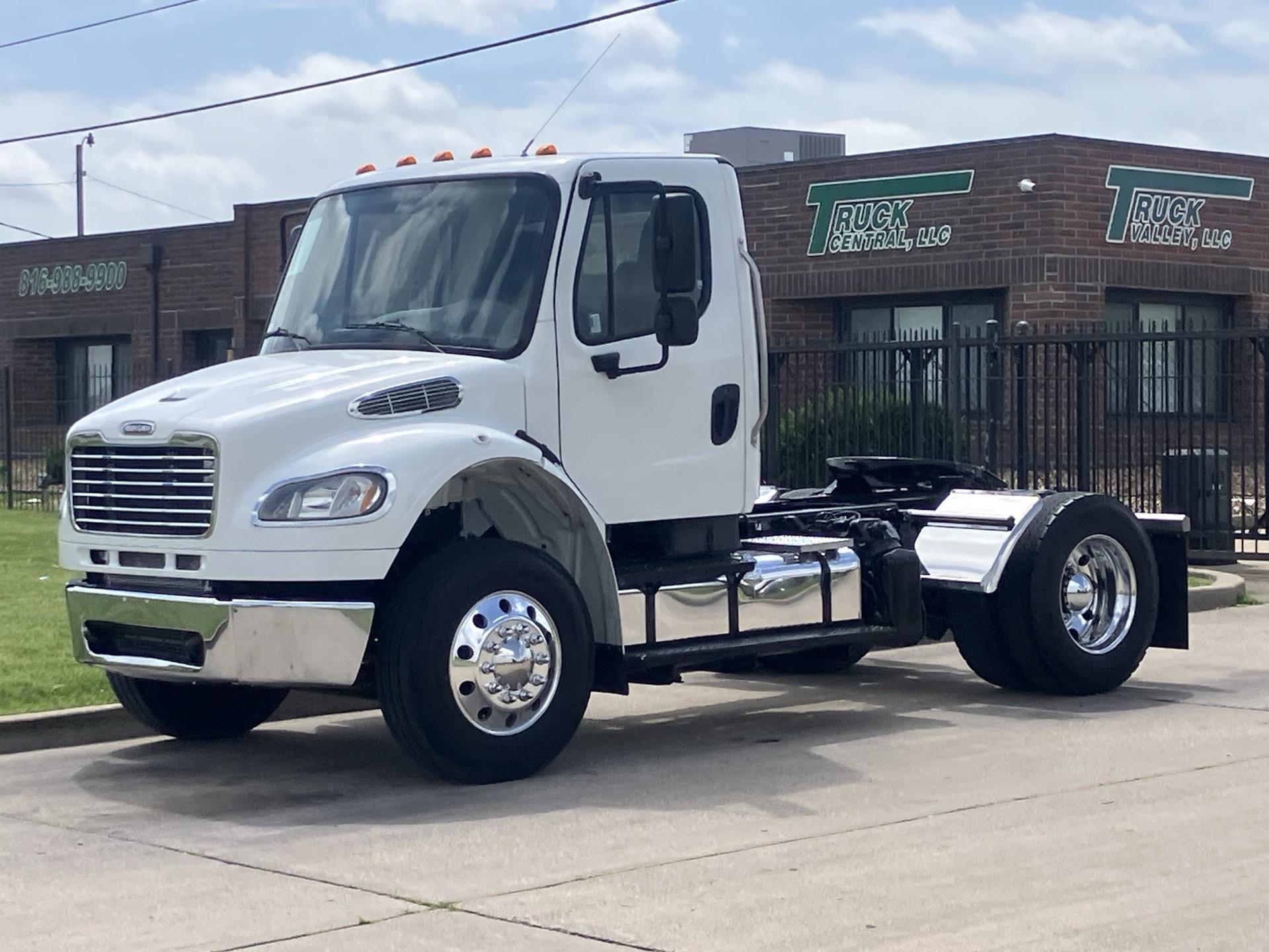 2016 Freightliner M2 106