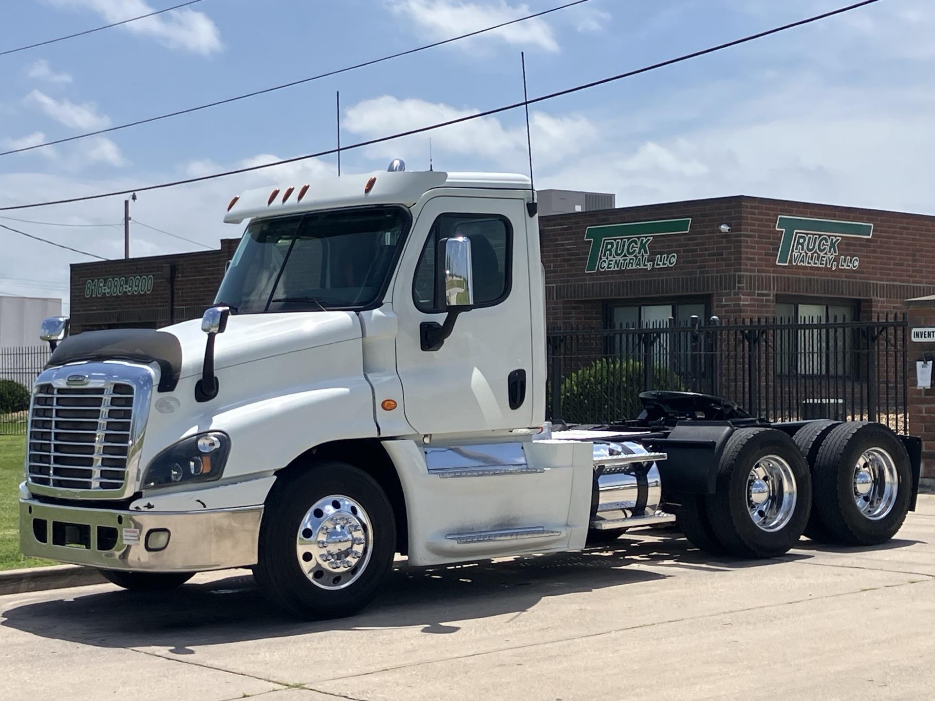2016 Freightliner Cascadia 125
