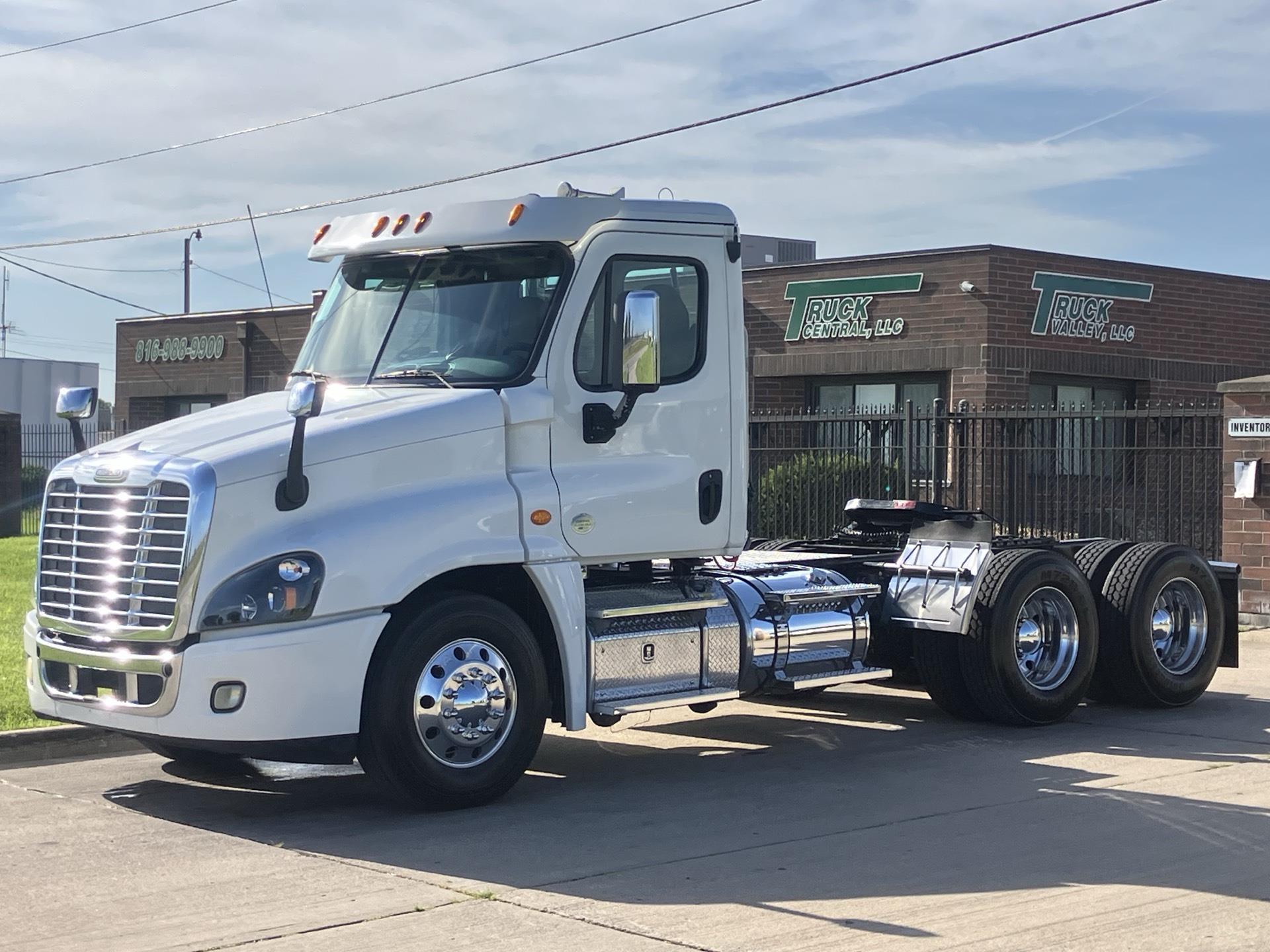 2015 Freightliner Cascadia 125
