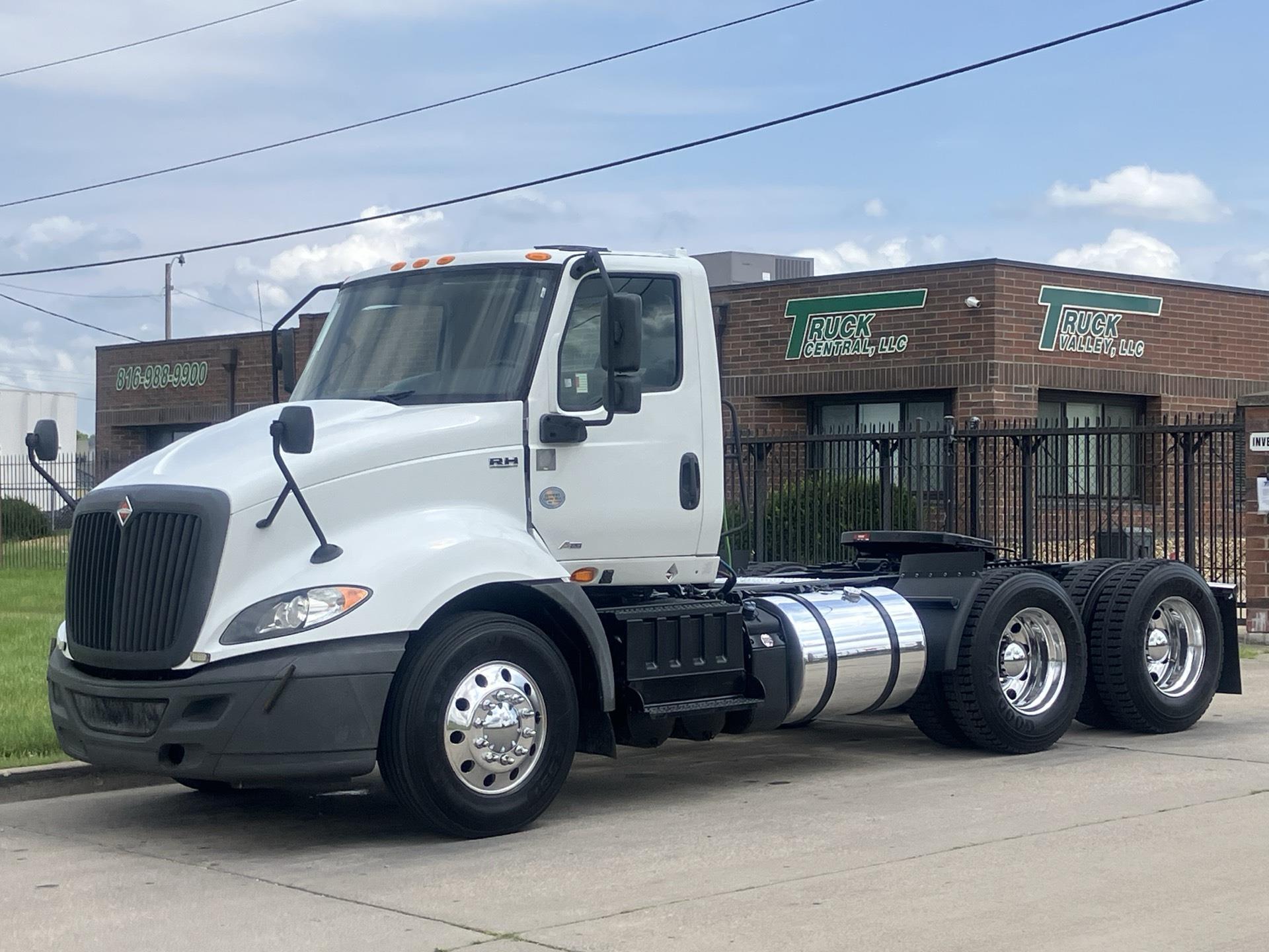2018 International RH613